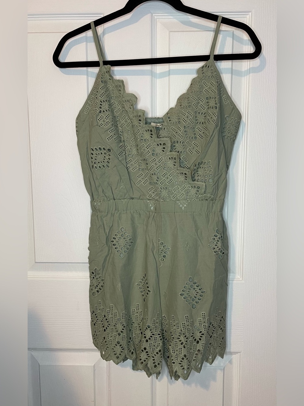 💃 MISS ME Sage Eyelet Cottage Core Romper Shorts Summer Women’s Size S